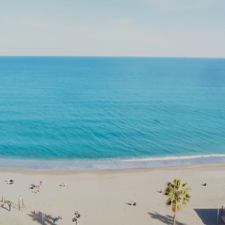 Lägenhet Paseo Del Rey - 2 Bedrooms Oceanfront Fuengirola