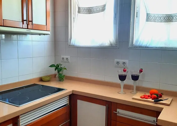 Paseo Del Rey - 2 Bedrooms Oceanfront * Fuengirola