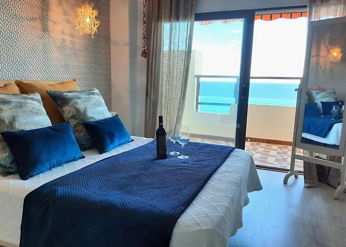 Paseo Del Rey - 2 Bedrooms Oceanfront Fuengirola